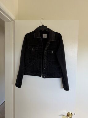 Classic Black Women's Denim Jacket - Timeless Trucker Style